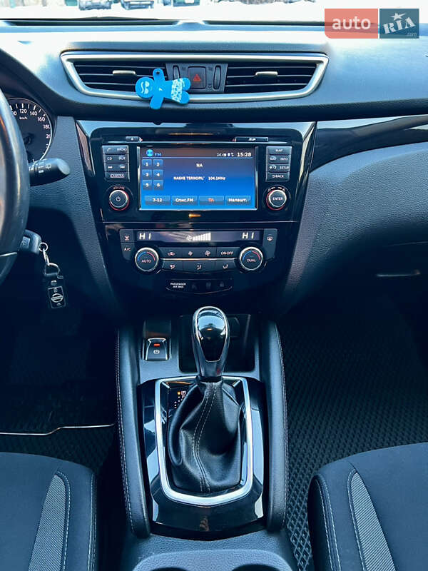 Позашляховик / Кросовер Nissan Qashqai 2017 в Тернополі