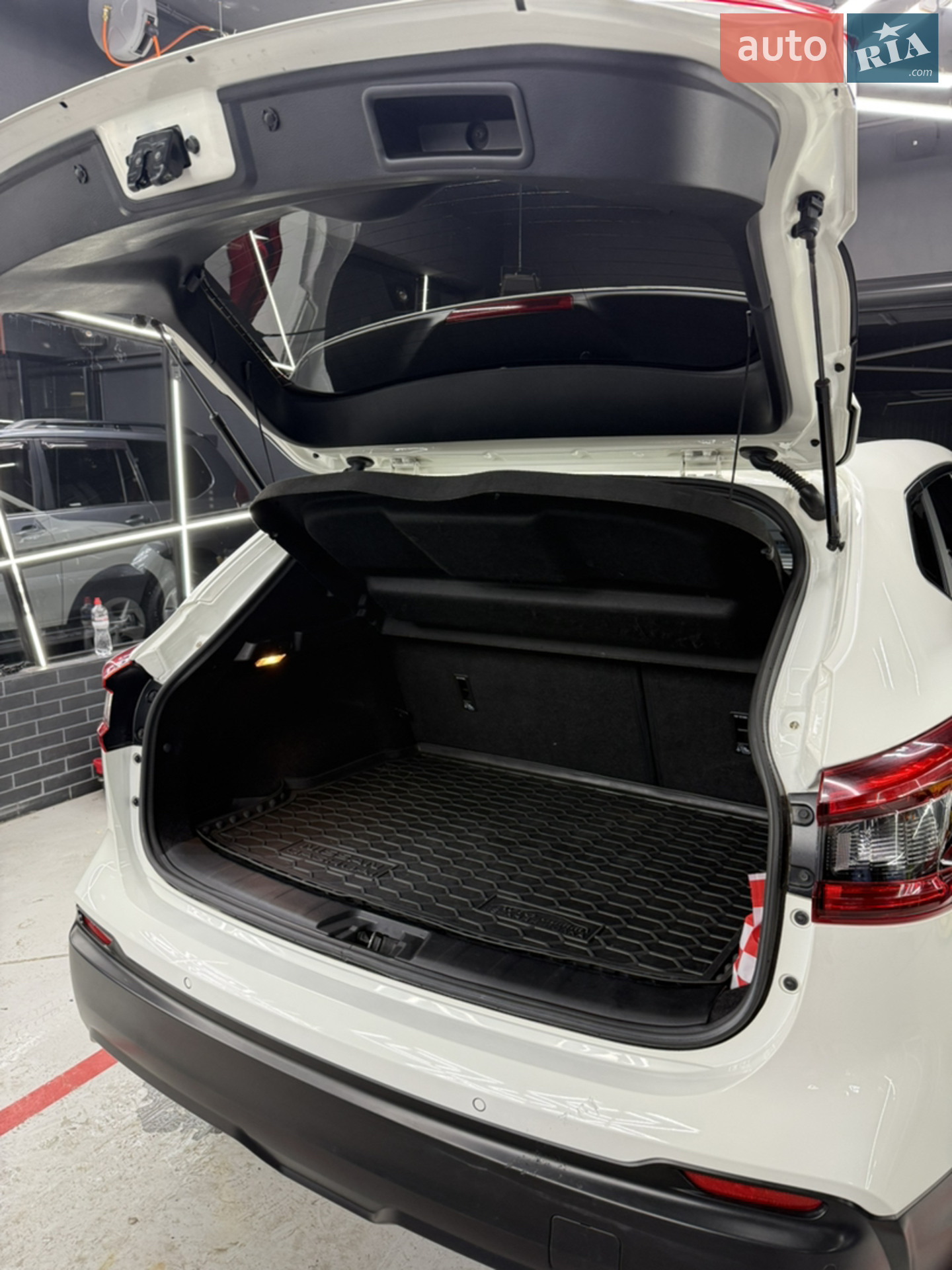 Nissan Qashqai 2019 VIN SJNFBAJ11U2528436 фото оголошення 6 з 14