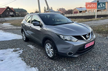 Позашляховик / Кросовер Nissan Qashqai 2016 в Чернівцях
