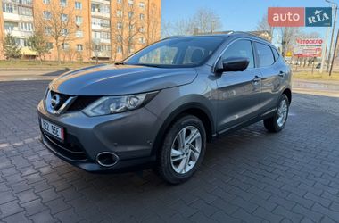 Внедорожник / Кроссовер Nissan Qashqai 2016 в Дубно
