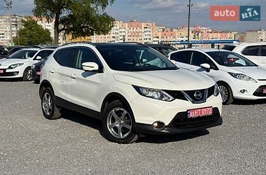 Позашляховик / Кросовер Nissan Qashqai 2015 в Рівному