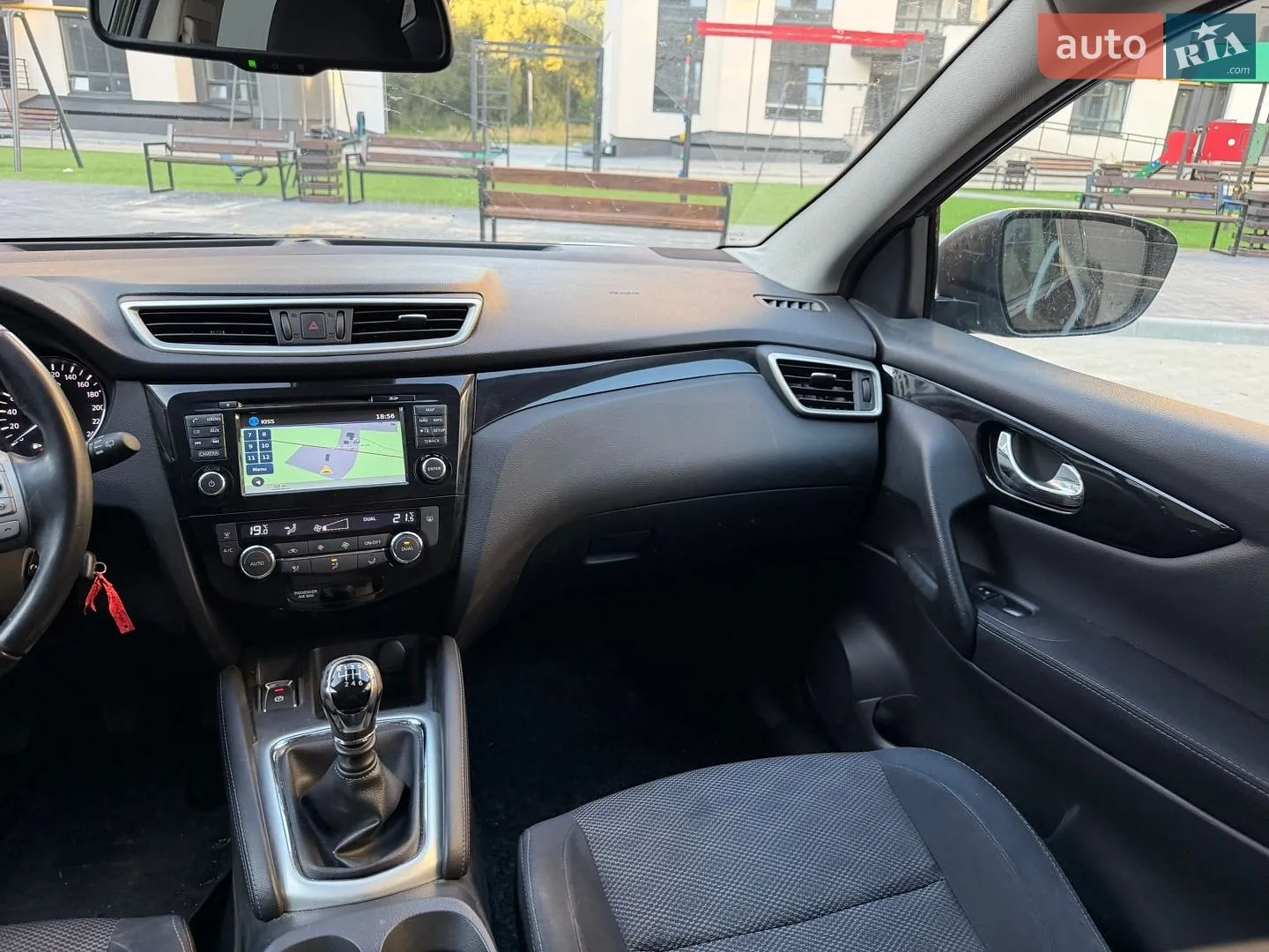 2015 Nissan Qashqai - мініатюра 30
