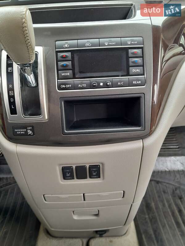 Минивэн Nissan Quest 2016 в Киеве фото 7 Минивэн Nissan Quest 2016 в Киеве