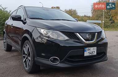 Внедорожник / Кроссовер Nissan Rogue Sport 2017 в Ровно