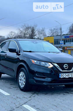 Внедорожник / Кроссовер Nissan Rogue Sport 2019 в Шумске