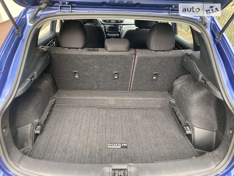 Внедорожник / Кроссовер Nissan Rogue Sport 2020 в Ивано-Франковске