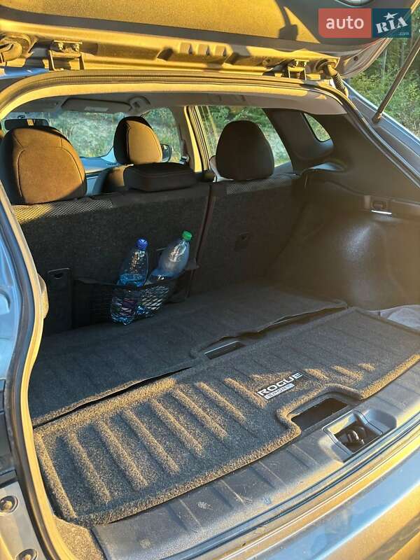 Внедорожник / Кроссовер Nissan Rogue Sport 2018 в Львове