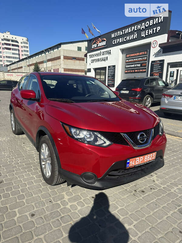 Позашляховик / Кросовер Nissan Rogue Sport 2017 в Львові