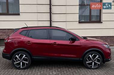 Позашляховик / Кросовер Nissan Rogue Sport 2022 в Львові