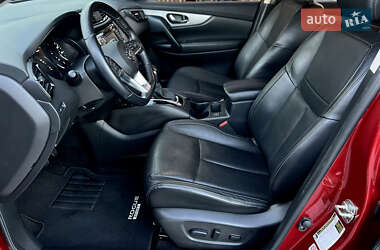 Позашляховик / Кросовер Nissan Rogue Sport 2020 в 