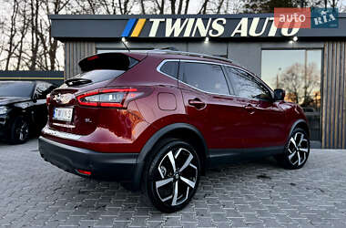 Позашляховик / Кросовер Nissan Rogue Sport 2020 в 