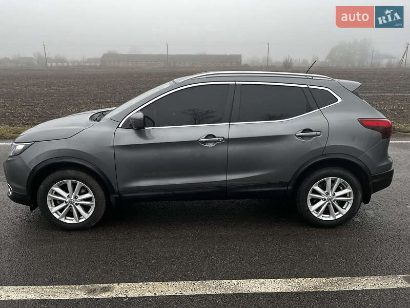 Внедорожник / Кроссовер Nissan Rogue Sport 2018 в Ромнах