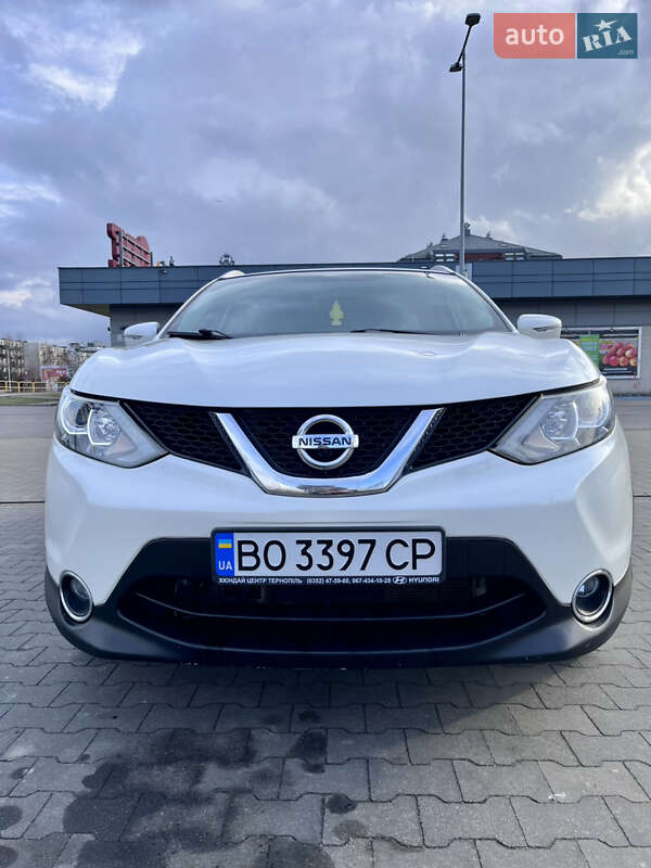 Внедорожник / Кроссовер Nissan Rogue Sport 2017 в Тернополе