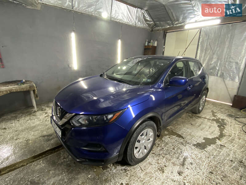 Внедорожник / Кроссовер Nissan Rogue Sport 2020 в Ивано-Франковске
