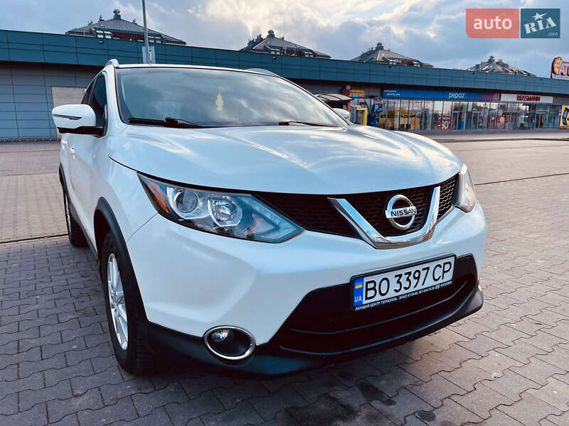Внедорожник / Кроссовер Nissan Rogue Sport 2017 в Тернополе