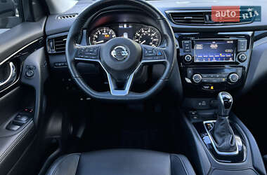 Позашляховик / Кросовер Nissan Rogue Sport 2022 в 