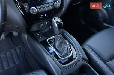 Позашляховик / Кросовер Nissan Rogue Sport 2022 в 