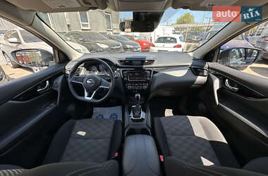 Позашляховик / Кросовер Nissan Rogue Sport 2020 в 