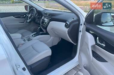 Позашляховик / Кросовер Nissan Rogue Sport 2022 в 