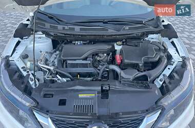 Позашляховик / Кросовер Nissan Rogue Sport 2022 в 
