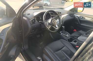 Внедорожник / Кроссовер Nissan Rogue Sport 2019 в 