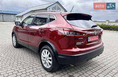 Позашляховик / Кросовер Nissan Rogue Sport 2021 в 