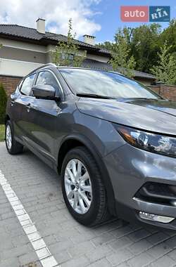 Позашляховик / Кросовер Nissan Rogue Sport 2022 в 