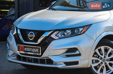 Позашляховик / Кросовер Nissan Rogue Sport 2021 в 