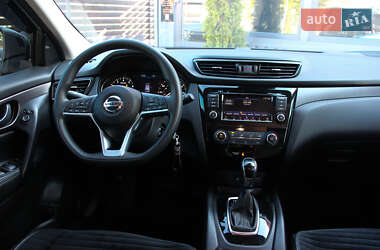 Позашляховик / Кросовер Nissan Rogue Sport 2021 в 