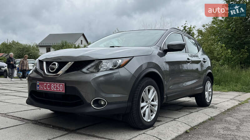 Внедорожник / Кроссовер Nissan Rogue Sport 2017 в Львове