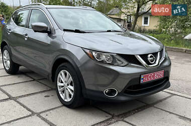 Внедорожник / Кроссовер Nissan Rogue Sport 2017 в 