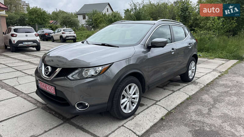 Внедорожник / Кроссовер Nissan Rogue Sport 2017 в Львове