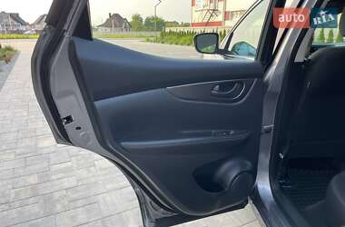 Позашляховик / Кросовер Nissan Rogue Sport 2022 в 