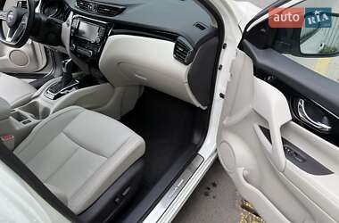 Внедорожник / Кроссовер Nissan Rogue Sport 2022 в 