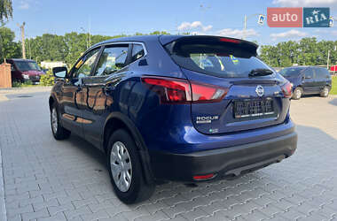 Внедорожник / Кроссовер Nissan Rogue Sport 2019 в 