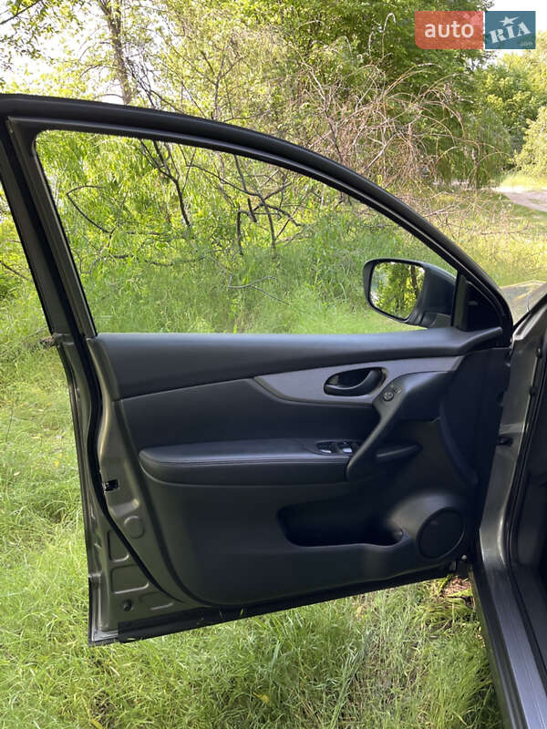 Позашляховик / Кросовер Nissan Rogue Sport 2020 в Києві