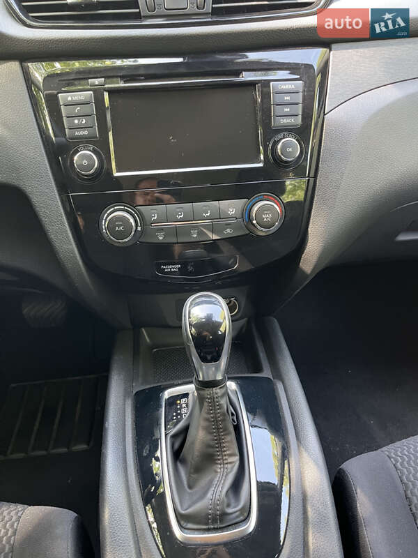 Позашляховик / Кросовер Nissan Rogue Sport 2020 в Києві