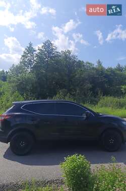 Позашляховик / Кросовер Nissan Rogue Sport 2020 в 