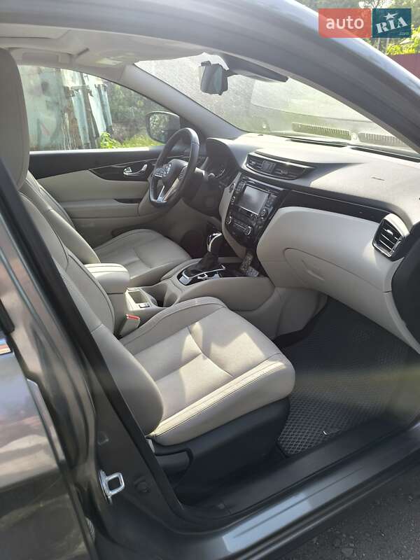 Внедорожник / Кроссовер Nissan Rogue Sport 2017 в Одессе