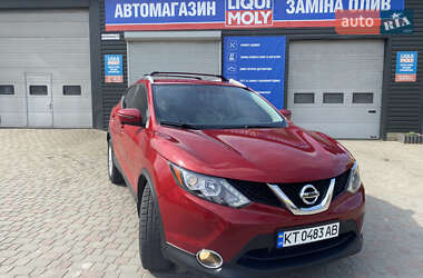 Позашляховик / Кросовер Nissan Rogue Sport 2017 в Івано-Франківську
