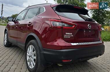 Внедорожник / Кроссовер Nissan Rogue Sport 2021 в 