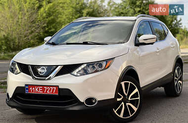 Внедорожник / Кроссовер Nissan Rogue Sport 2017 в 