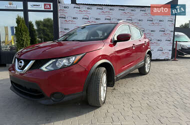 Внедорожник / Кроссовер Nissan Rogue Sport 2017 в 