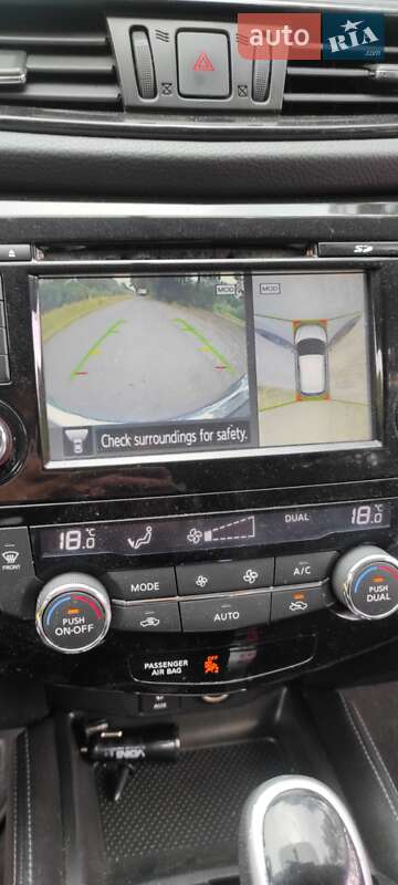 Внедорожник / Кроссовер Nissan Rogue Sport 2017 в Нетешине