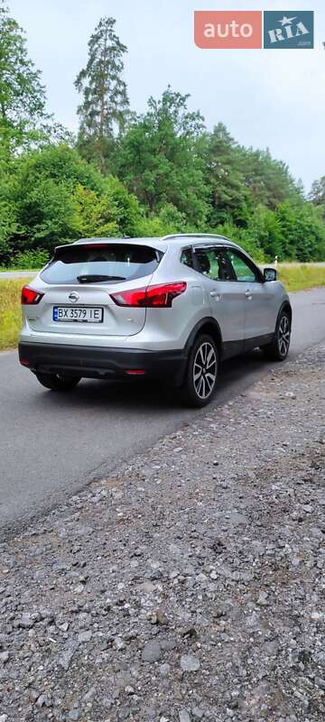 Внедорожник / Кроссовер Nissan Rogue Sport 2017 в Нетешине