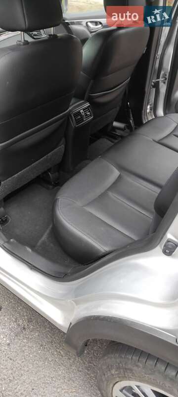 Внедорожник / Кроссовер Nissan Rogue Sport 2017 в Нетешине