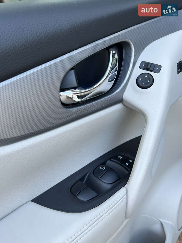 Позашляховик / Кросовер Nissan Rogue Sport 2020 в Одесі