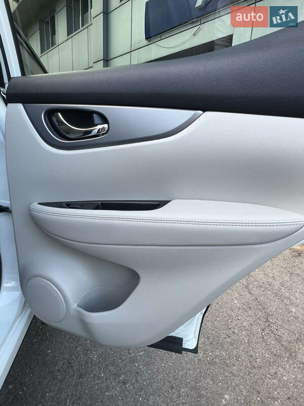 Позашляховик / Кросовер Nissan Rogue Sport 2020 в Одесі