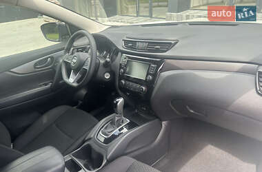 Позашляховик / Кросовер Nissan Rogue Sport 2020 в 