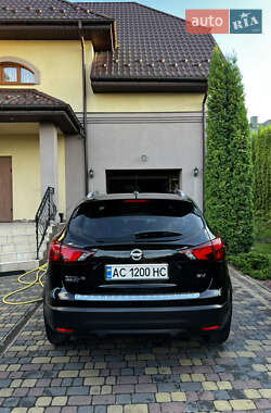 Внедорожник / Кроссовер Nissan Rogue Sport 2017 в 